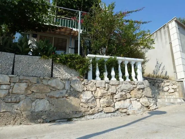 アパート Ljilja *